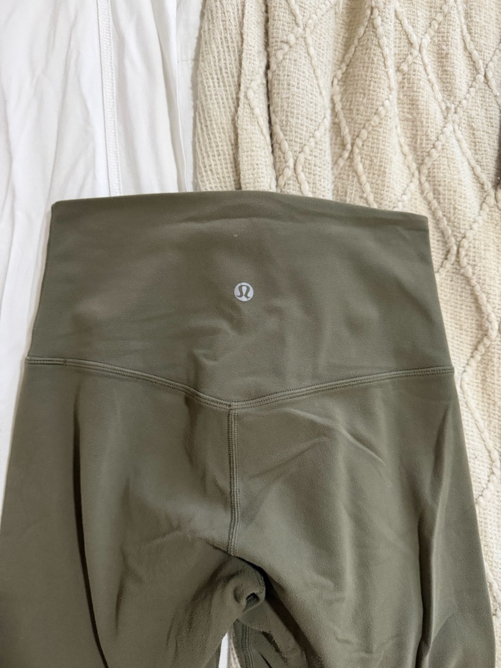 Lululemon Align 28” Olive Green leggings - Picture 4 of 4